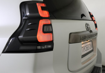 Подержанный автомобиль Toyota Land Cruiser Prado 2020 года (24 фото)
