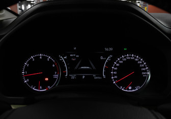 Подержанный автомобиль Toyota Land Cruiser Suv 2022 года (16 фото)