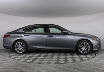 Подержанный автомобиль Lexus ES 2019 года (4 фото)