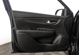 Подержанный автомобиль Kia Rio Hatchback 2022 года (19 фото)