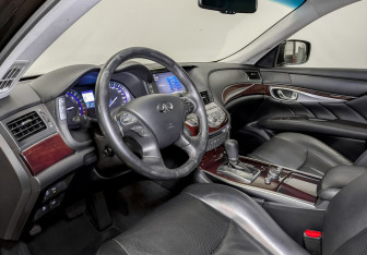 Подержанный автомобиль Infiniti M Sedan 2013 года (16 фото)