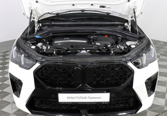 Подержанный автомобиль BMW X2 2024 года (10 фото)