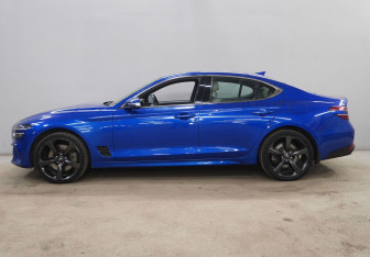Подержанный автомобиль Genesis G70 2021 года (8 фото)