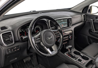 Подержанный автомобиль Kia Sportage 2021 года (15 фото)
