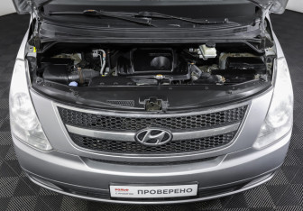 Подержанный автомобиль Hyundai Grand Starex 2013 года (9 фото)