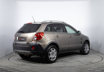 Подержанный автомобиль Opel Antara 2014 года (5 фото)