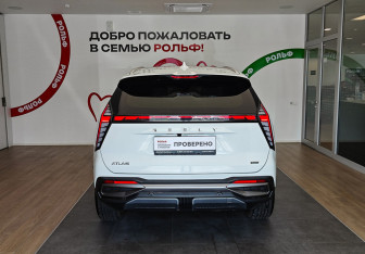 Подержанный автомобиль Geely Atlas 2024 года (5 фото)