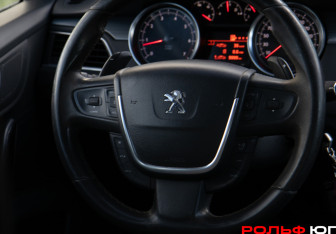 Подержанный автомобиль Peugeot 508 Sedan 2012 года (12 фото)