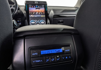 Подержанный автомобиль Toyota Land Cruiser Prado 2020 года (27 фото)