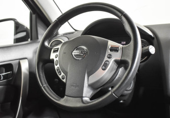 Подержанный автомобиль Nissan Qashqai 2010 года (15 фото)