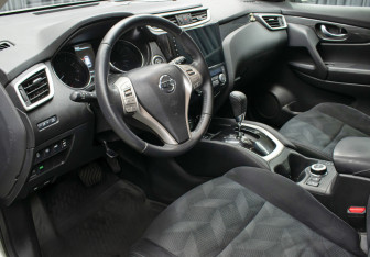 Подержанный автомобиль Nissan X-Trail 2015 года (15 фото)
