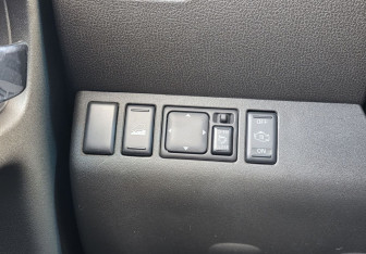Подержанный автомобиль Nissan Pathfinder 2007 года (17 фото)