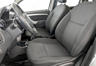 Подержанный автомобиль Nissan Terrano 2021 года (20 фото)