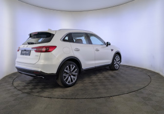 Подержанный автомобиль Hongqi HS5 2022 года (5 фото)