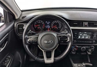 Подержанный автомобиль Kia Rio Hatchback 2021 года (20 фото)
