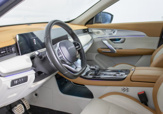 Подержанный автомобиль Jetour X70 Plus 2023 года (10 фото)