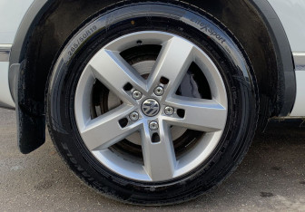 Подержанный автомобиль Volkswagen Touareg 2017 года (9 фото)