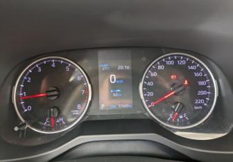 Подержанный автомобиль Toyota RAV4 2021 года (4 фото)