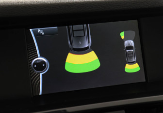 Подержанный автомобиль BMW X3 2012 года (16 фото)