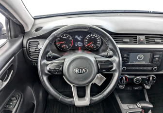 Подержанный автомобиль Kia Rio Hatchback 2021 года (25 фото)