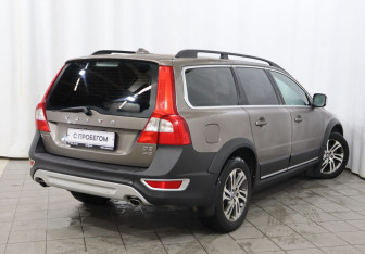 Подержанный автомобиль Volvo XC70 2012 года (4 фото)