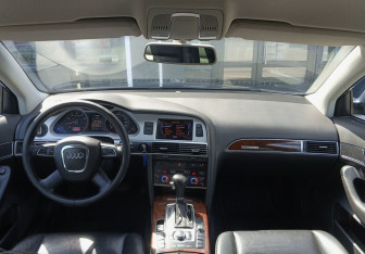 Подержанный автомобиль Audi A6 Sedan 2010 года (11 фото)