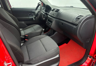 Подержанный автомобиль Skoda Fabia Hatchback 2013 года (13 фото)