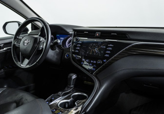 Подержанный автомобиль Toyota Camry Sedan 2020 года (9 фото)