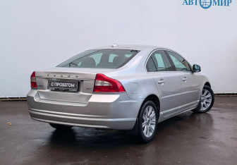 Подержанный автомобиль Volvo S80 2011 года (5 фото)
