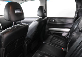 Подержанный автомобиль Nissan X-Trail 2012 года (12 фото)