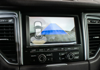 Подержанный автомобиль Porsche Macan 2014 года (21 фото)