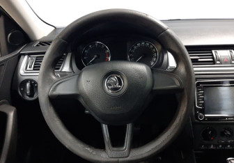 Подержанный автомобиль Skoda Rapid Liftback 2016 года (20 фото)