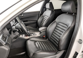 Подержанный автомобиль Kia Optima Sedan 2017 года (21 фото)