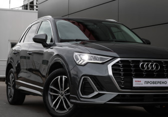 Подержанный автомобиль Audi Q3 2021 года (24 фото)