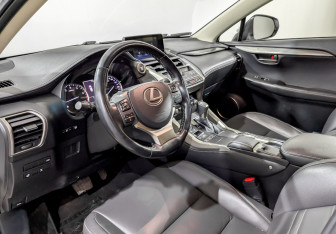 Подержанный автомобиль Lexus NX 2018 года (14 фото)