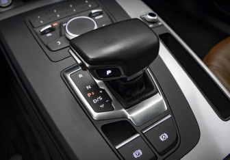 Подержанный автомобиль Audi Q5 2017 года (21 фото)