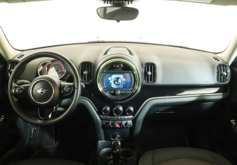 Подержанный автомобиль MINI Countryman 2020 года (12 фото)