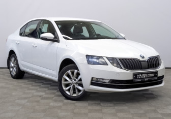 Подержанный автомобиль Skoda Octavia Liftback 2018 года (3 фото)