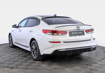 Подержанный автомобиль Kia Optima Sedan 2019 года (7 фото)