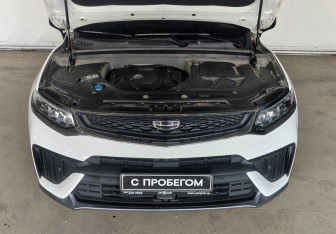 Подержанный автомобиль Geely Tugella 2023 года (19 фото)