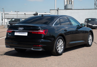 Подержанный автомобиль Audi A6 Sedan 2021 года (7 фото)