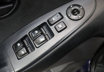 Подержанный автомобиль Hyundai Elantra Sedan 2008 года (11 фото)