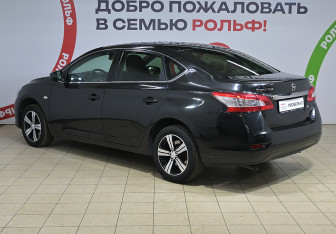 Подержанный автомобиль Nissan Sentra Sedan 2015 года (6 фото)