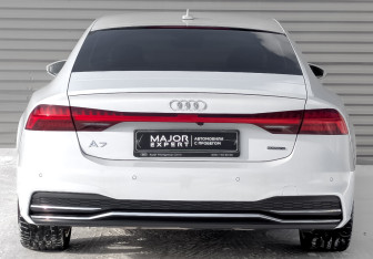 Подержанный автомобиль Audi A7 2021 года (6 фото)