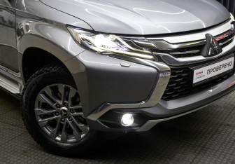 Подержанный автомобиль Mitsubishi Pajero Sport 2019 года (22 фото)