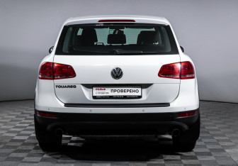 Подержанный автомобиль Volkswagen Touareg 2013 года (6 фото)