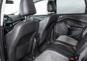 Подержанный автомобиль Ford Kuga 2016 года (10 фото)