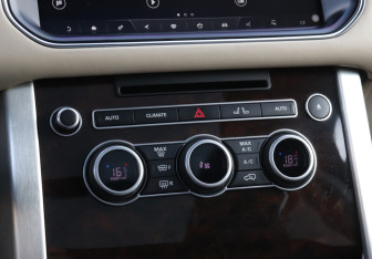 Подержанный автомобиль Land Rover Range Rover 2016 года (19 фото)