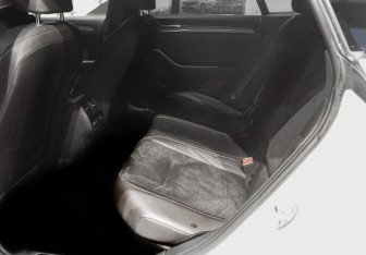 Подержанный автомобиль Volkswagen Arteon 2018 года (8 фото)