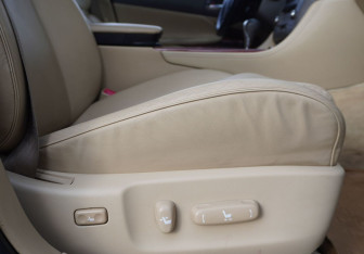 Подержанный автомобиль Lexus GS 2006 года (11 фото)